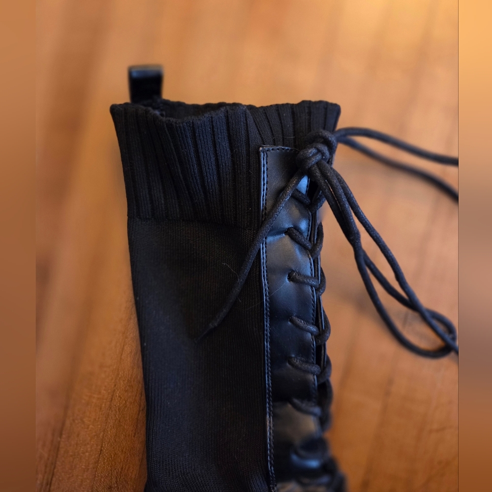 Black Lace-Up Women's Boots Size 9 - Picture 7 of 7